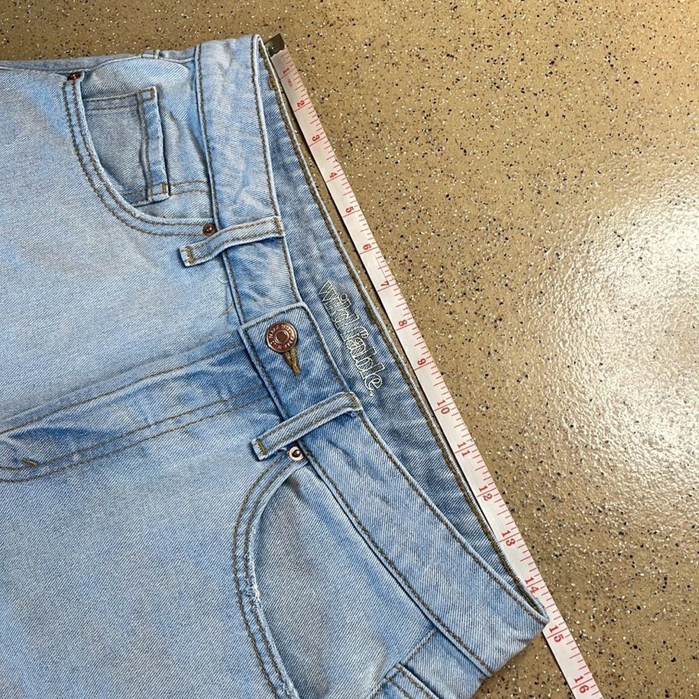 Wild Fable "High Rise Short" light wash denim cutoff jean shorts sz 8 - Picture 11 of 16